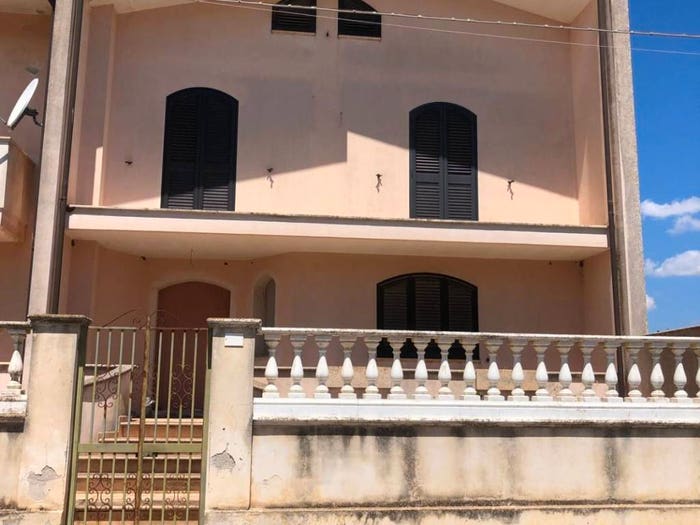 Casa con 5 locali in vendita in Via Rossetti, PresicceAcquarica