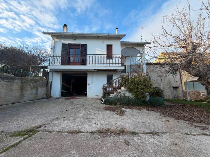 Casa con 6 locali in vendita in Contrada Sant'Andrea, Cupra Marittima
