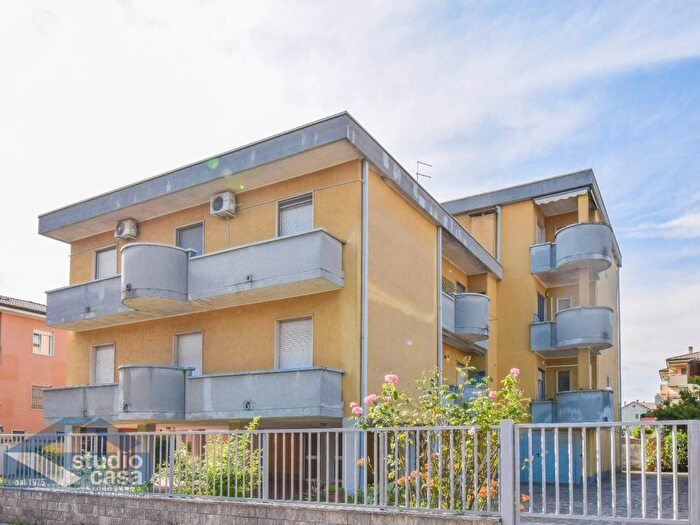 Appartamento trilocale in vendita in VIA MASCAGNI, Centro, Sant'Angelo Lodigiano