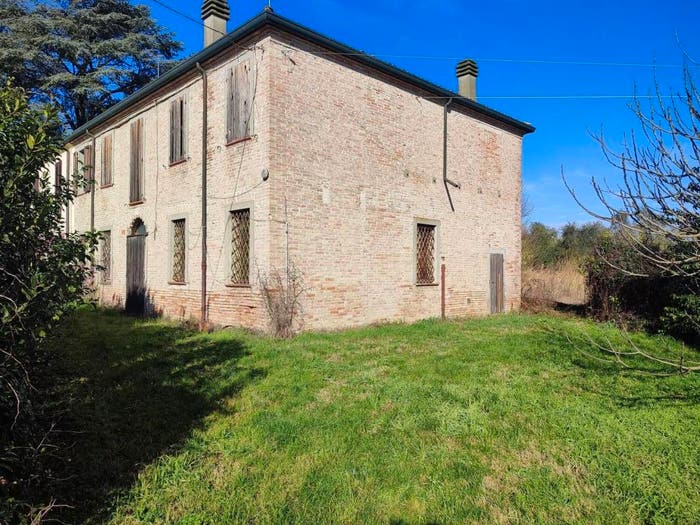 Casa con 6 locali in vendita in Bagnacavallo