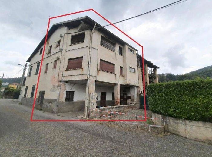 Casa con 6 locali in vendita in Via Fratelli Bandiera, Grantola