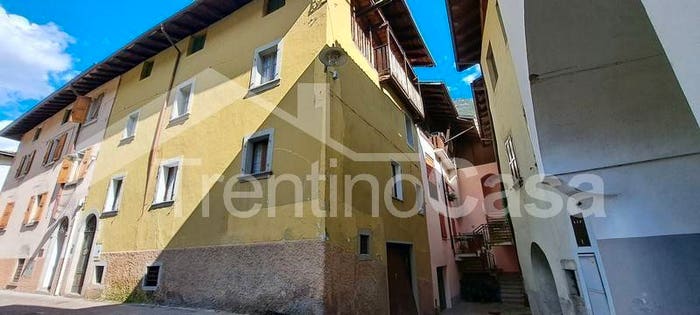 Casa con 6 locali in vendita in via sassolo, Borgo Chiese