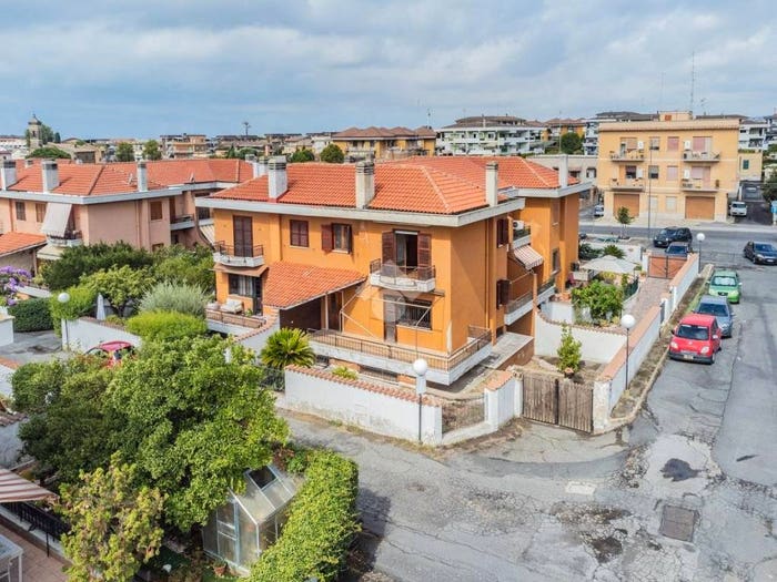 Casa con 6 locali in vendita in Via G Baldinelli, Centro, Cerveteri