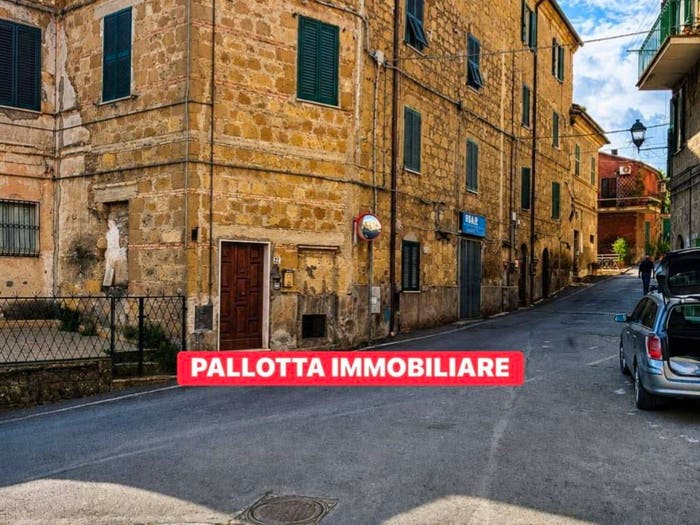 Appartamento trilocale in vendita in Via Roma, Onano