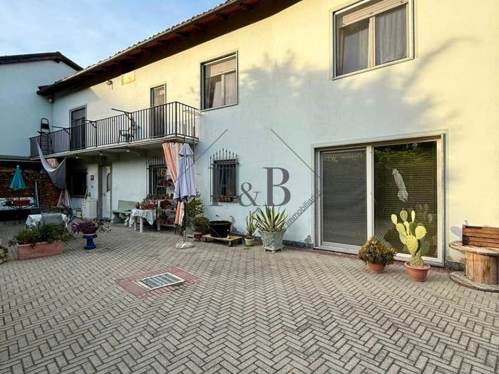 Casa con 6 locali in vendita in Via Camillo Benso di Cavour, Centro, Calliano