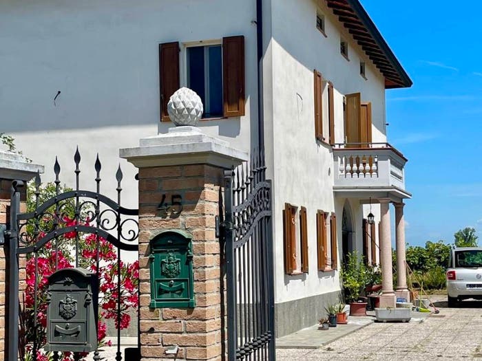 Casa con 6 locali in vendita in Strada Dani Maestà, Baganzola Aeroporto, Parma