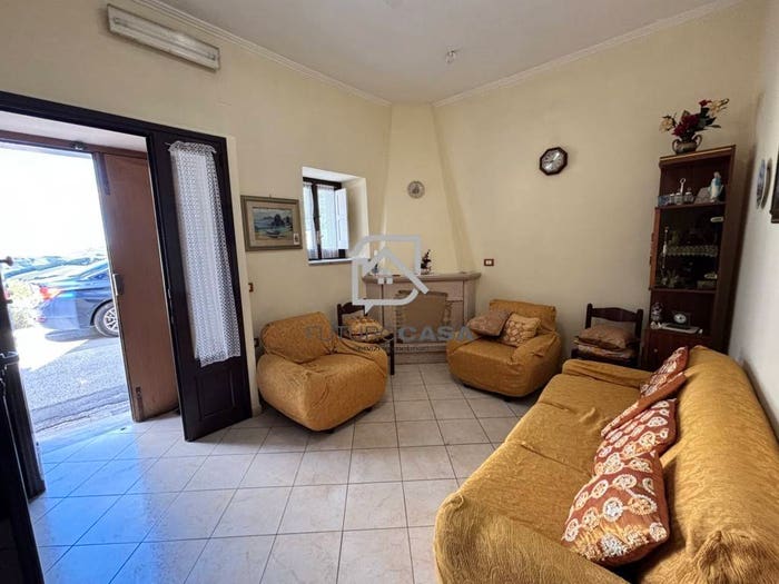 Casa con 5 locali in vendita in Corso Vittorio Emanuele, Castel Baronia