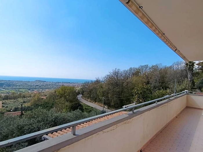 Appartamento con 6 locali in vendita in Via Sant'Angelo, Tufo, Minturno