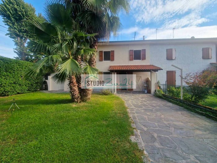 Casa trilocale in vendita in Via Roma, Camaiore Paese, Camaiore
