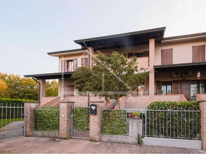 Casa con 6 locali in vendita in via dante alighieri, Centro, San Martino in Rio