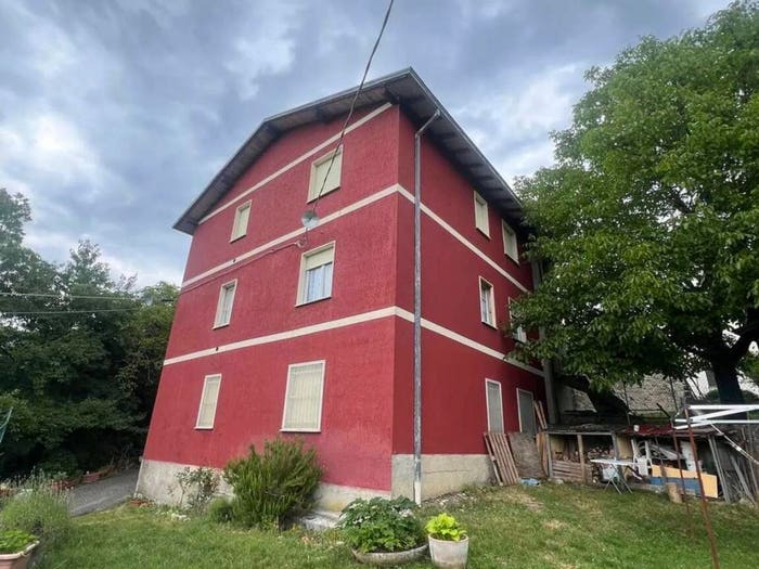 Casa con 6 locali in vendita in Ferriere