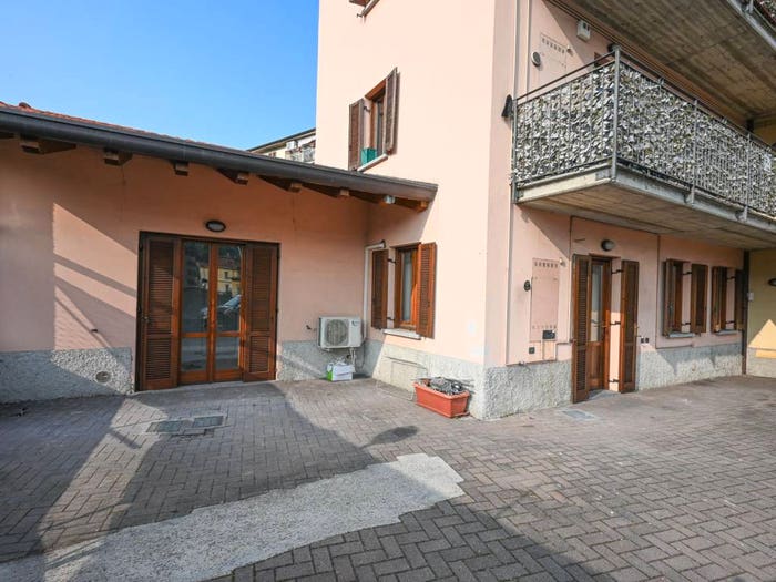 Appartamento trilocale in vendita in Via Antonio Rosmini, Centro, Cisano Bergamasco
