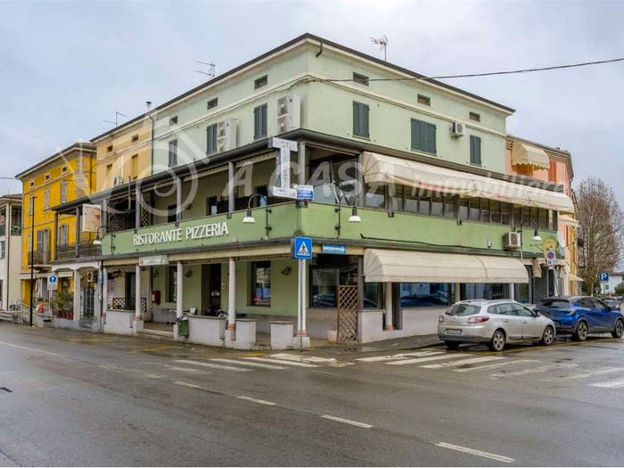 Casa con 6 locali in vendita in Piazza Italia, Centro, Medesano