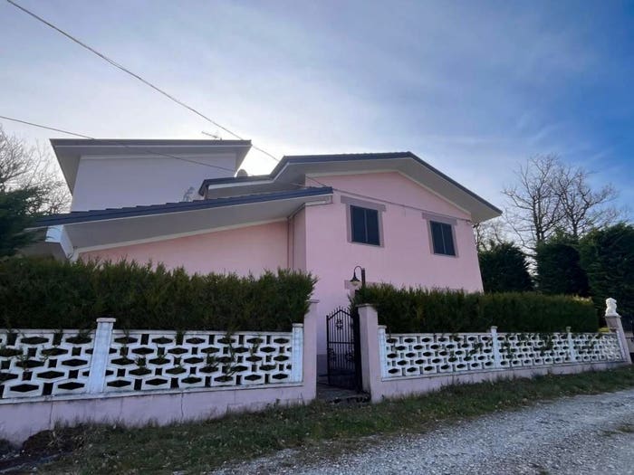 Casa con 6 locali in vendita in Località Arbattina, Bettola