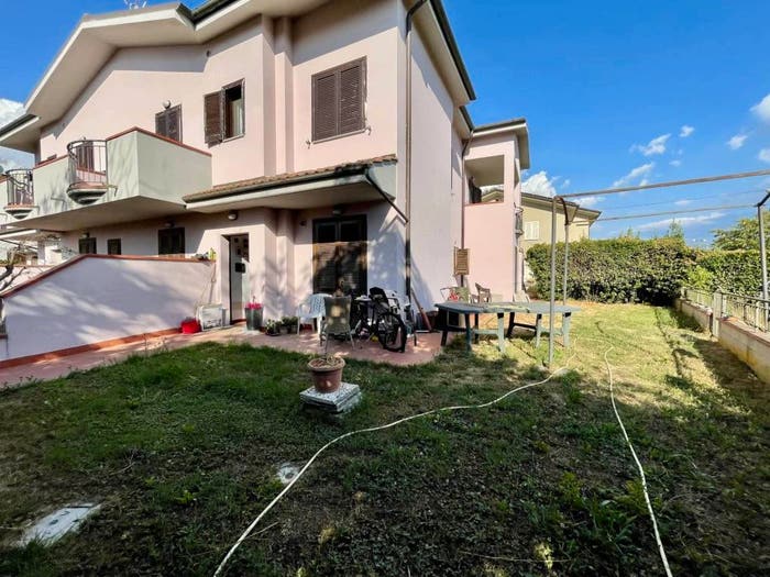 Appartamento in vendita in Via per Corte Stella, San Filippo, Lucca