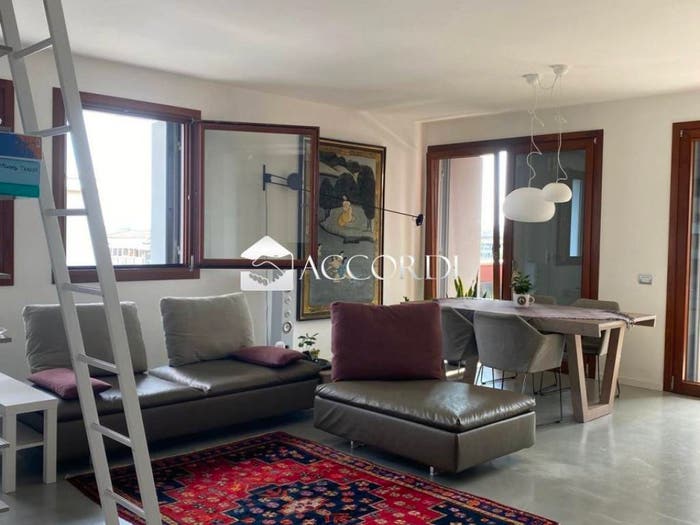 Appartamento quadrilocale in vendita in Via Francesco Gera, Centro, Conegliano