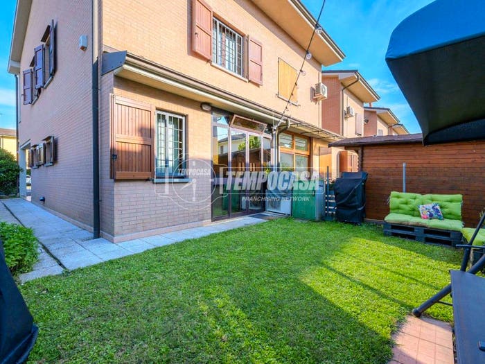 Casa quadrilocale in vendita in Via Giuseppe Landi, Pieve di Cento