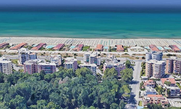 Appartamento trilocale in vendita in Città Giardino, Viareggio
