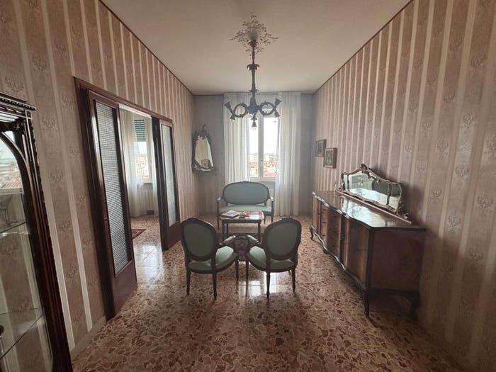 Appartamento trilocale in vendita in Piazzale Milano Stazione, Piacenza