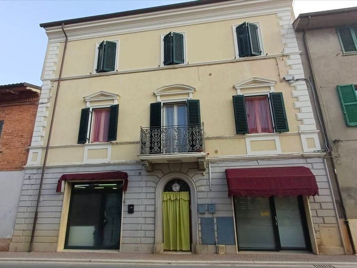 Casa con 6 locali in vendita in via Fratelli Braschi, Centro, Montepulciano