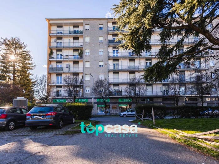Appartamento quadrilocale in vendita in Piazza Vittorio Veneto, San Michele, Busto Arsizio