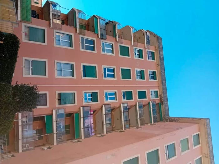 Appartamento trilocale in vendita in Via Gaetano Barbareschi, Dinegro, Genova