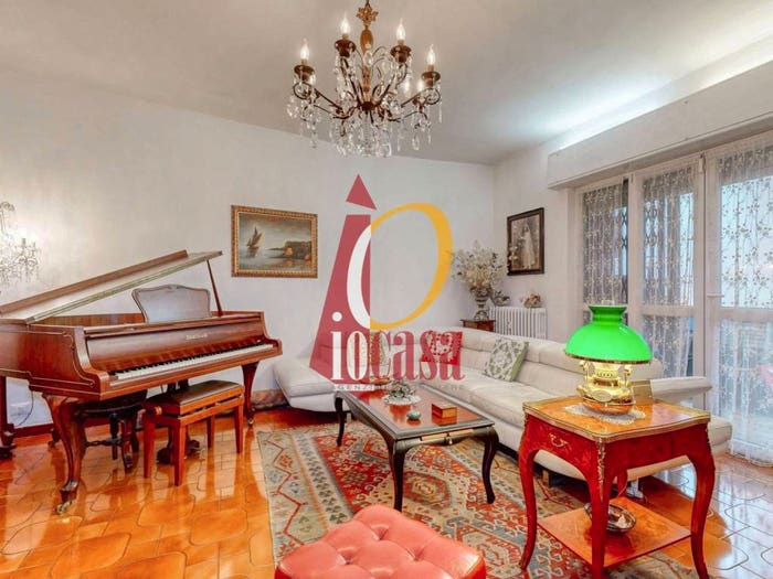 Appartamento quadrilocale in vendita in Via Giuseppe Avezzana, Corvetto, Milano