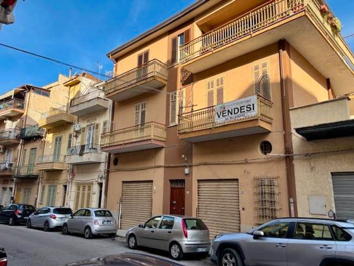 Appartamento quadrilocale in vendita in Via Generale Armando Diaz, Centro, Bagheria