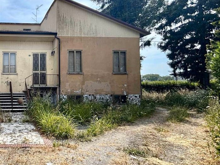 Casa con 6 locali in vendita in Roncoferraro