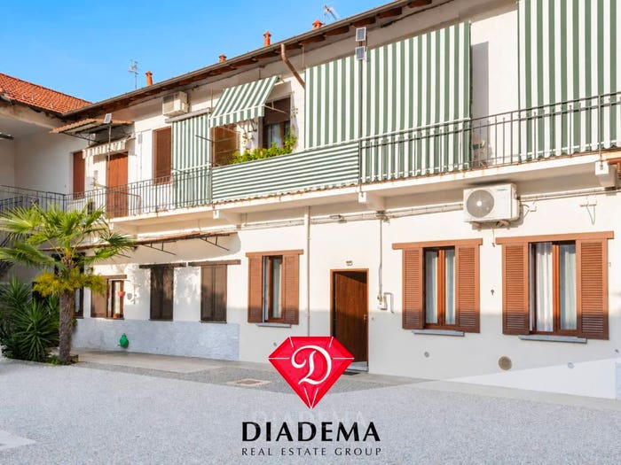 Appartamento trilocale in vendita in Via San Rocco, Centro, Jerago con Orago