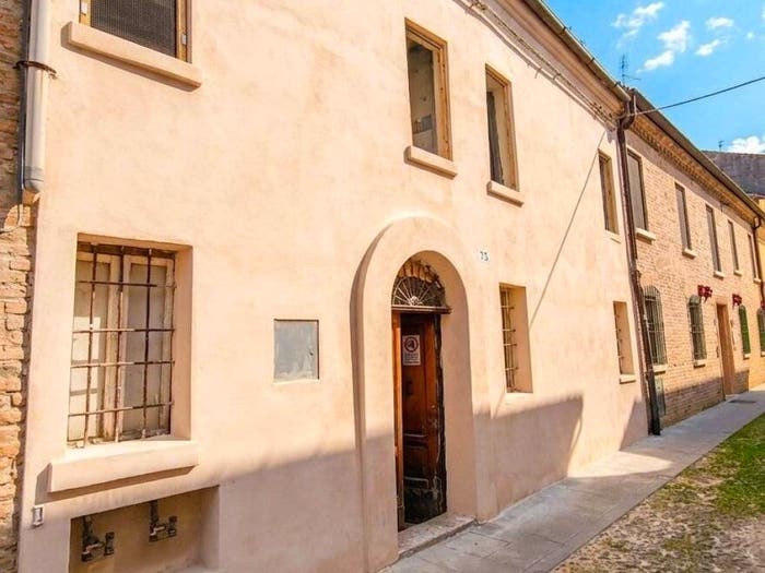 Casa con 6 locali in vendita in Via Della Sacca, Centro Storico, Ferrara