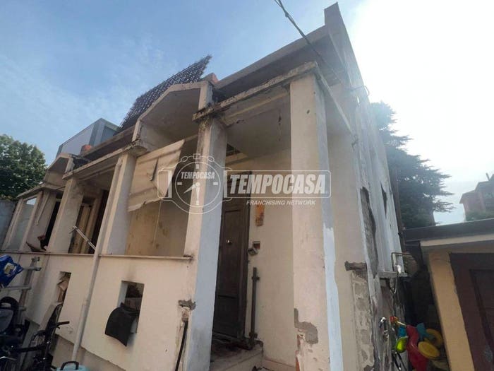 Casa bilocale in vendita in Via Cesare Battisti, Centro, Cesano Boscone