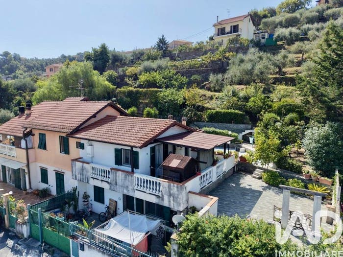 Appartamento trilocale in vendita in Via MARTE, Porto Maurizio, Imperia