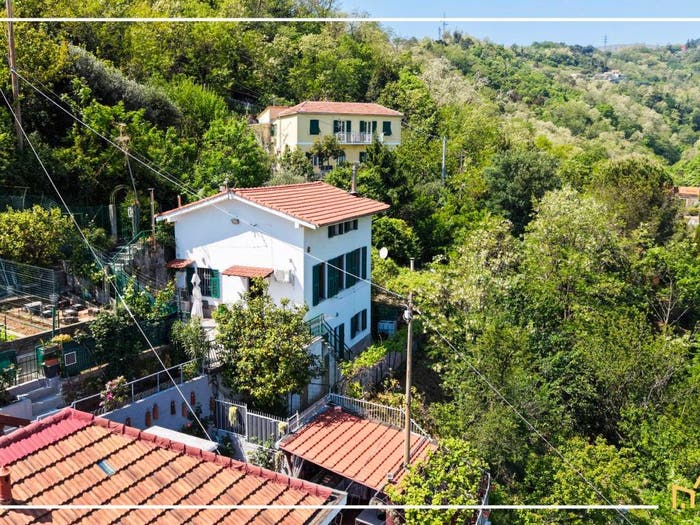 Appartamento con 5 locali in vendita in Via Sant'Alberto, Sestri Ponente, Genova