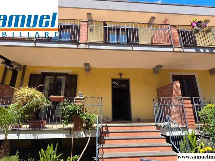 Casa con 5 locali in vendita in Via Mongibello, Carruba San Leonardello, Giarre