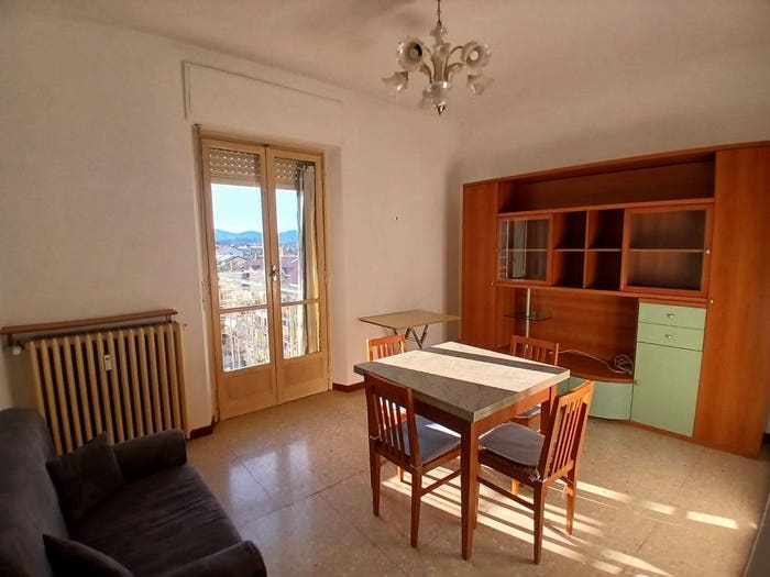 Appartamento trilocale in vendita in Via Cesare Battisti, Semicentro, Chieri