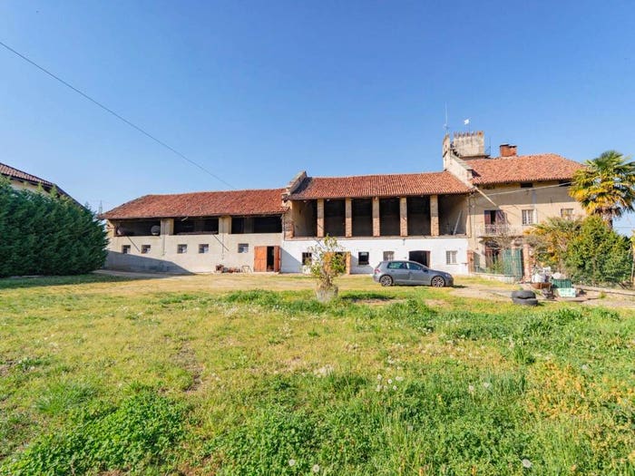 Casa con 6 locali in vendita in Strada Galavardiera, Cumiana