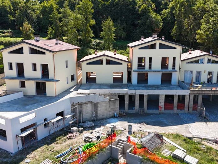 Appartamento quadrilocale in vendita in Via delle Orchidee, Centro, Arcidosso