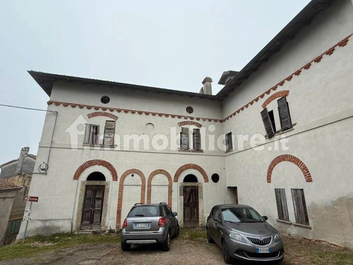 Casa con 6 locali in vendita in Via Castello, Castello, Santa Giuletta