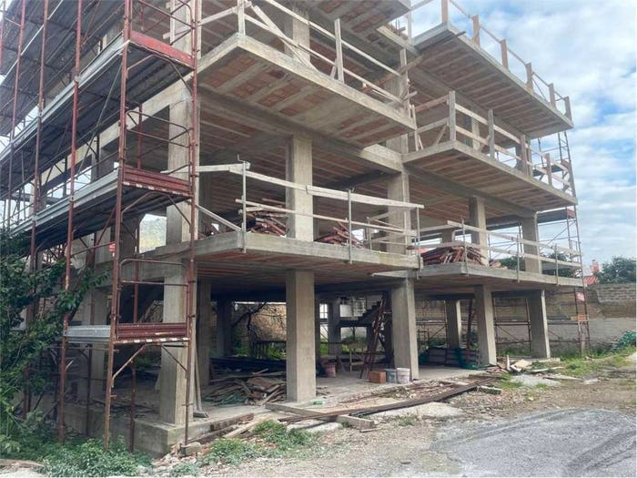 Casa con 5 locali in vendita in Mondragone