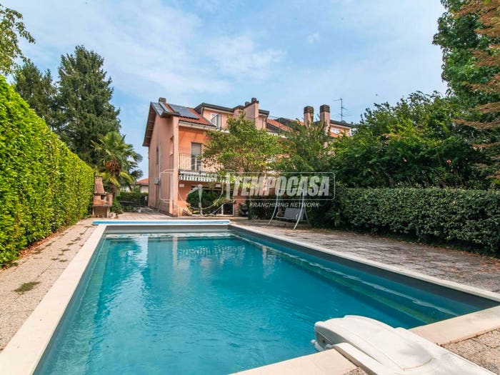 Casa quadrilocale in vendita in Via dante alighieri, Fenegrò