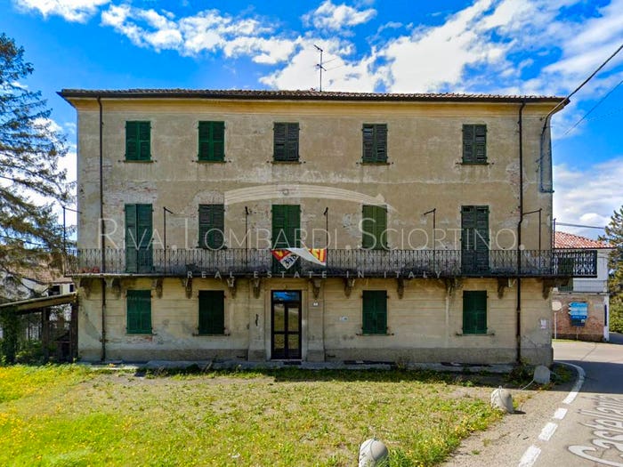 Casa con 6 locali in vendita in Via Castellania, Carezzano Superiore, Carezzano