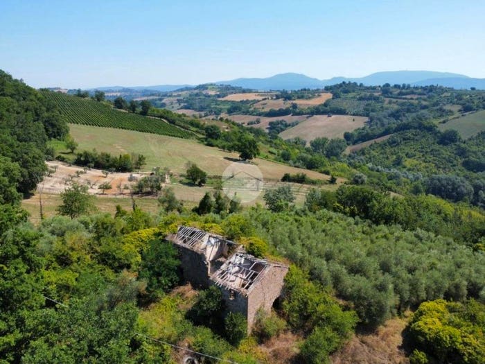 Casa quadrilocale in vendita in Vocabolo valleventi, Magliano Sabina