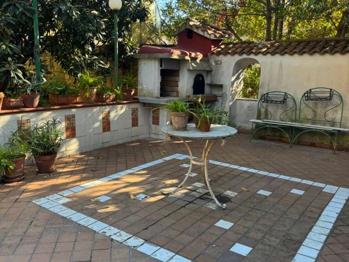 Appartamento con 6 locali in vendita in Via San Carlo alle Mortelle, Monte di Dio, Napoli
