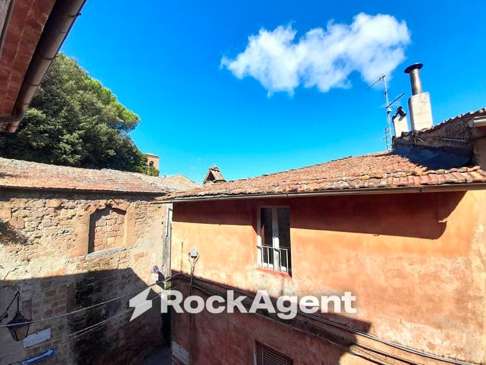 Appartamento quadrilocale in vendita in Via Santa Maria Maddalena acquapendente, Centro, Acquapendente
