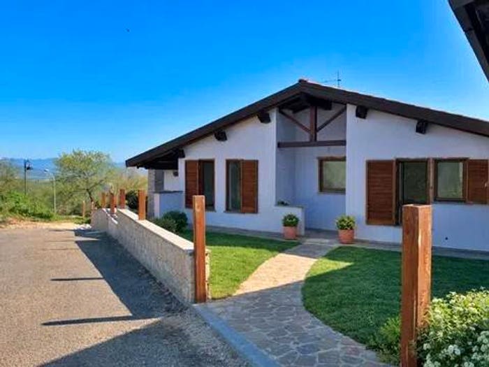 Casa quadrilocale in vendita in Vocabolo Madonna Del Poggio, Allerona