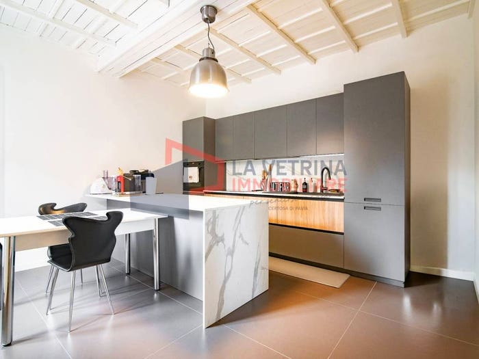 Appartamento trilocale in vendita in Vicolo San Michele, Torre Del Mangano, Certosa di Pavia