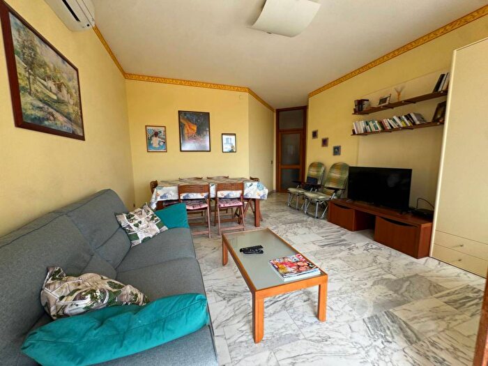 Appartamento con 6 locali in vendita in Via Nazario Sauro, Porto San Giorgio
