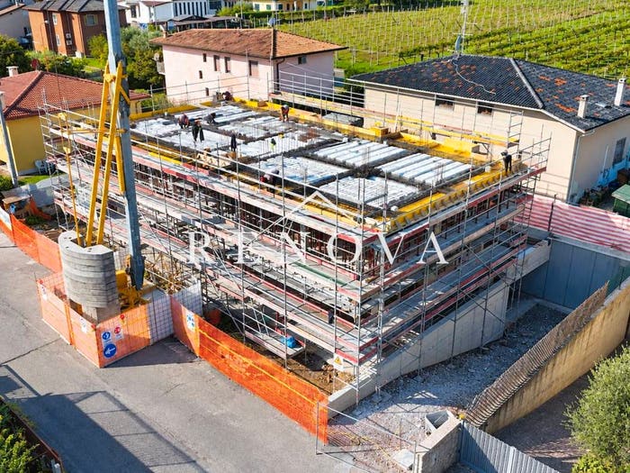 Appartamento trilocale in vendita in Via Porto, Sega, Cavaion Veronese