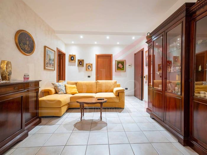 Appartamento trilocale in vendita in Via dei Pini, Centro, Pieve Emanuele
